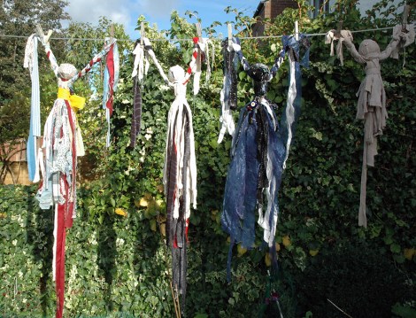 drying-dolls